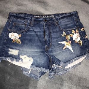NWOT denim embroidered shorts